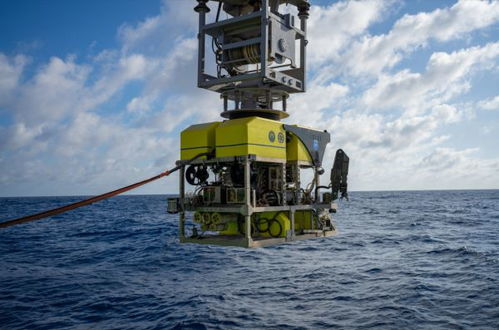 4308米 探索二号 科考船携深海浮游式作业平台完成海试